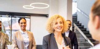 Accueil en entreprise : pourquoi il est devenu un levier stratégique de marque en 2026 Accueil en entreprise : pourquoi il est devenu un levier stratégique de marque en 2026 AFRAA